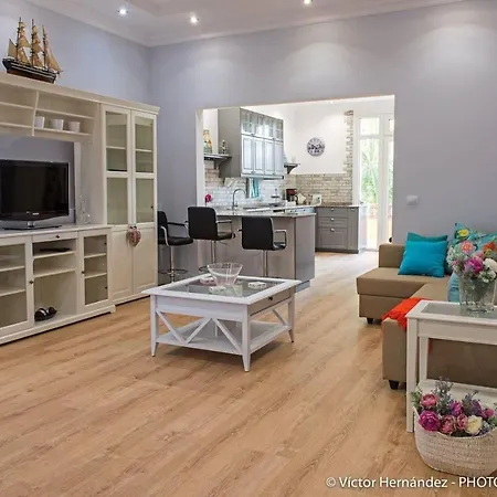 Flatguest Living House Apartment
