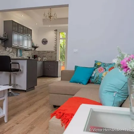 Apartment Flatguest Living House *